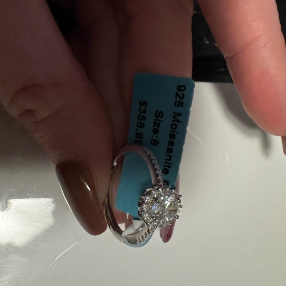 Size 8 MOISSANITE RING - Picture 1 of 2